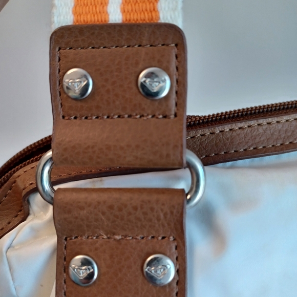 ROXY - Picture 3 of 8